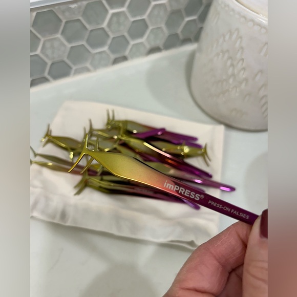 10 eyelash Kiss tweezers/New - Picture 2 of 2